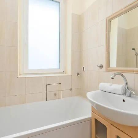 Sea Breeze Boutique By Renters